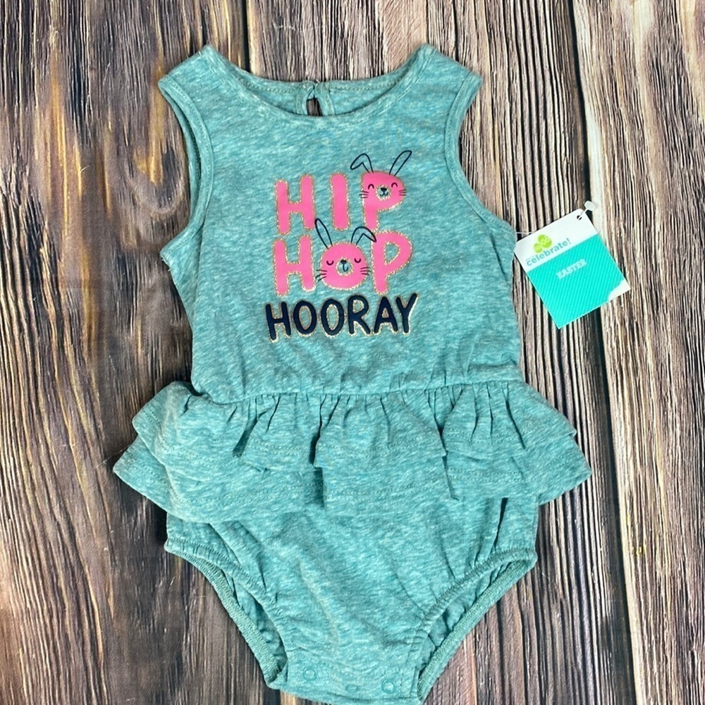 Darling Infant Girl Hip Hop Hooray Easter Outfit With Ruffles - Size 6-9 months